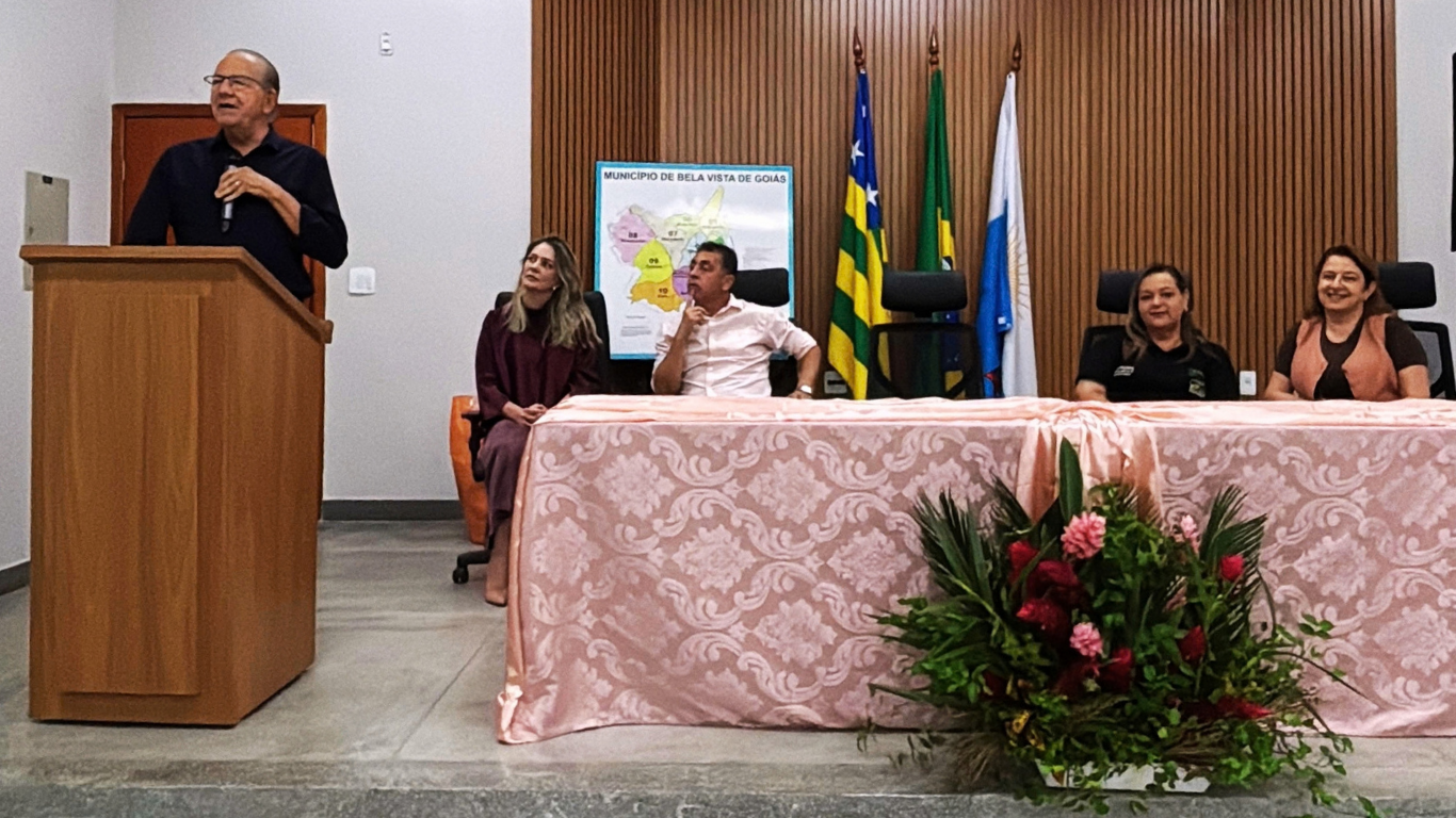 Agentes de saúde e endemias recebem homenagem e novos uniformes em Bela Vista de Goiás