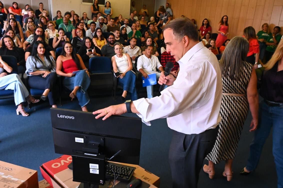 Mabel entrega 209 novos computadores para modernizar atendimento da Assistência Social