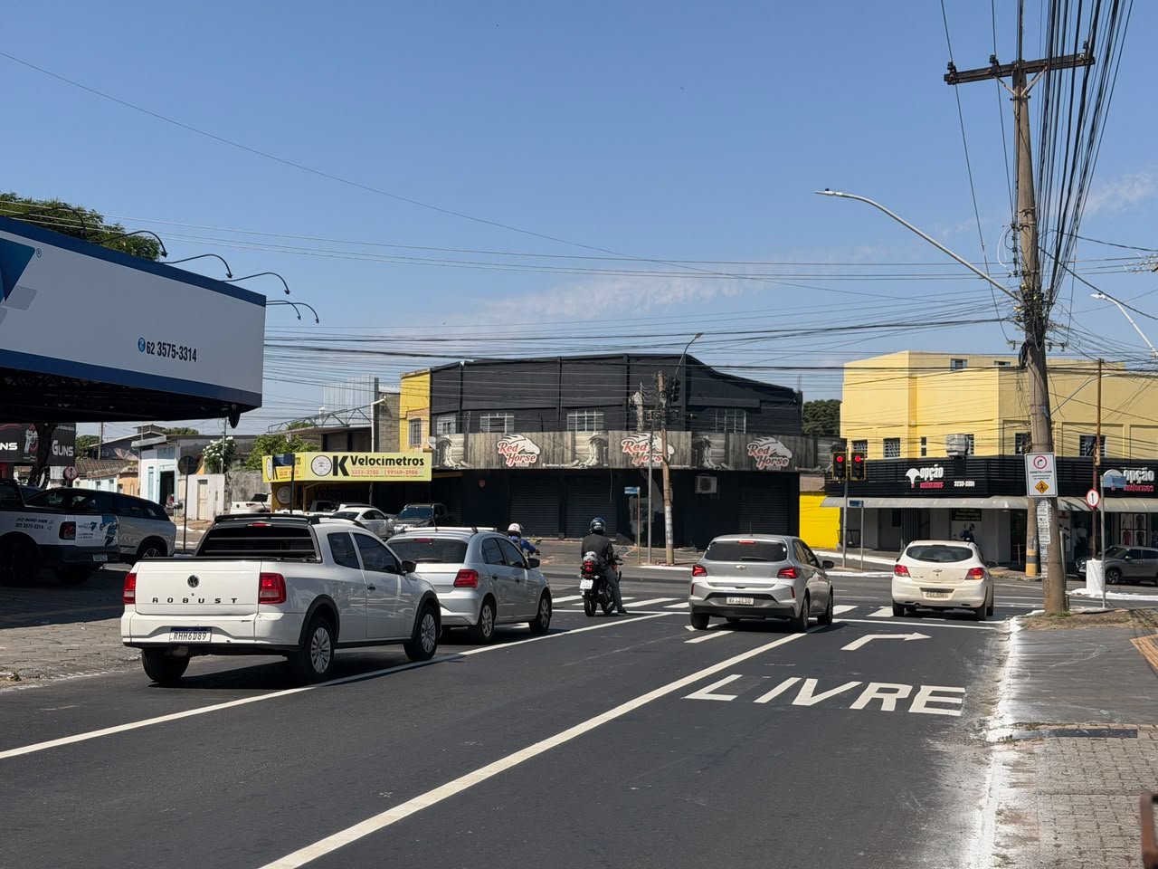 Nova configuração melhora trânsito no cruzamento da Rua 240 com a Avenida T-2, no Setor Coimbra