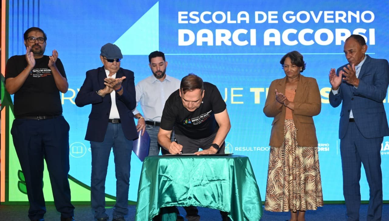 Mabel retoma Escola de Governo Darci Accorsi e anuncia medidas de valorização dos servidores municipais