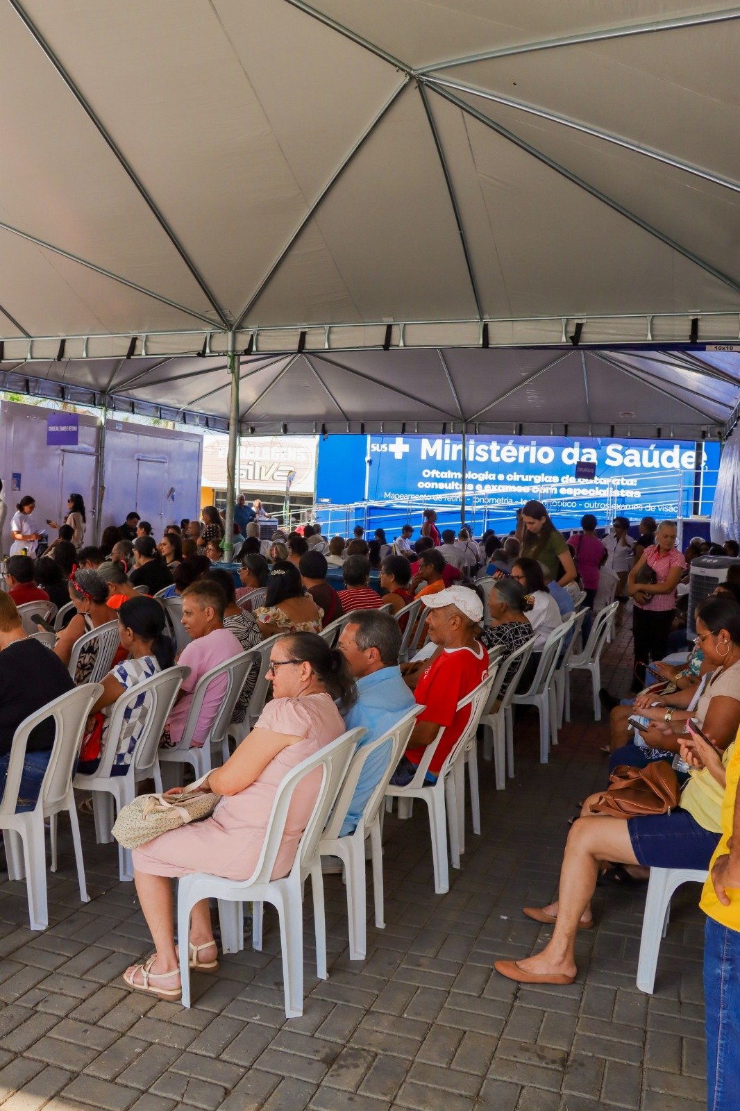 Carreta oftalmológica inicia atendimentos em Senador Canedo