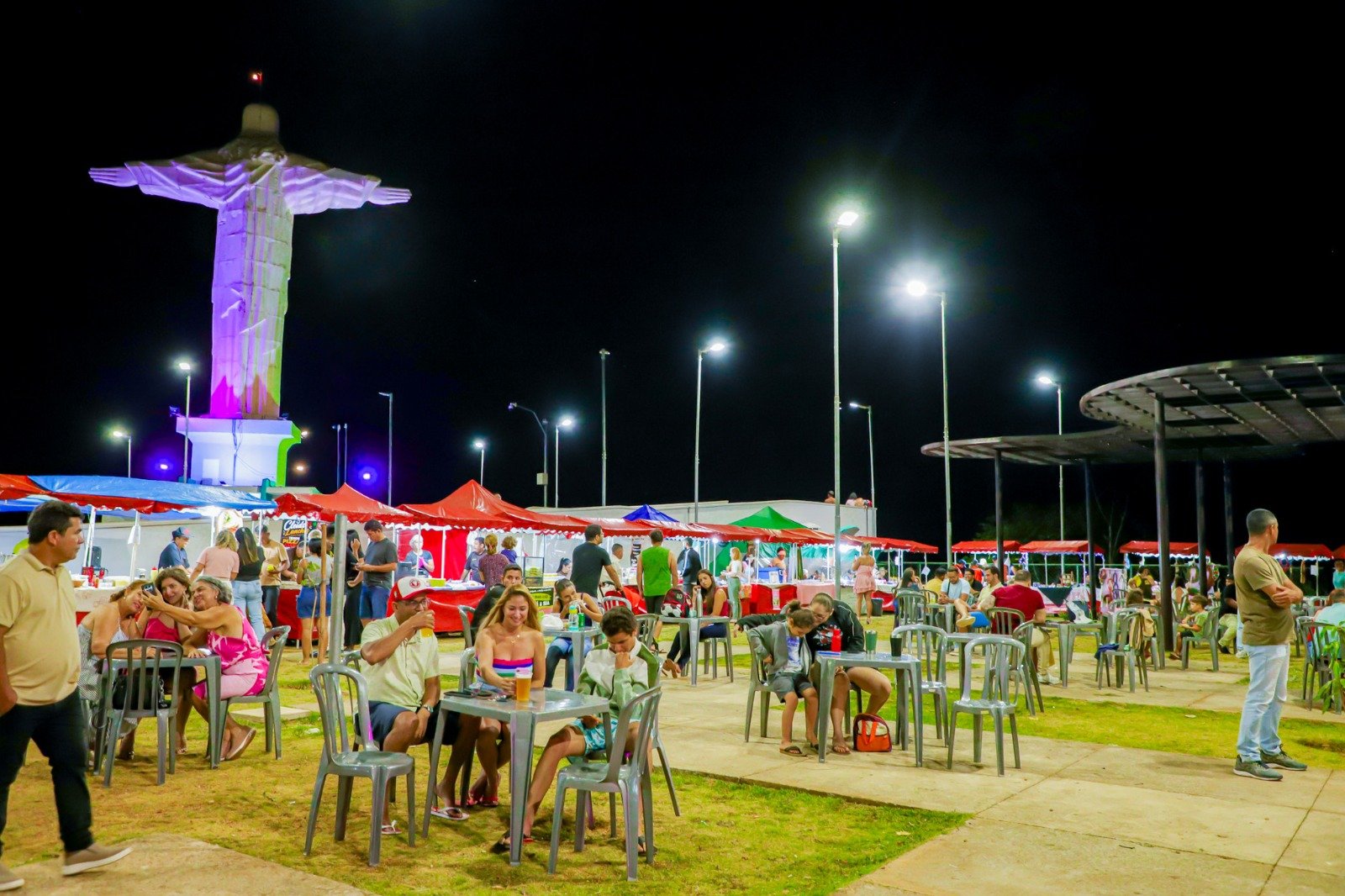 Arte e Sabor no Cristo reuniu música, gastronomia e empreendedores locais em Senador Canedo