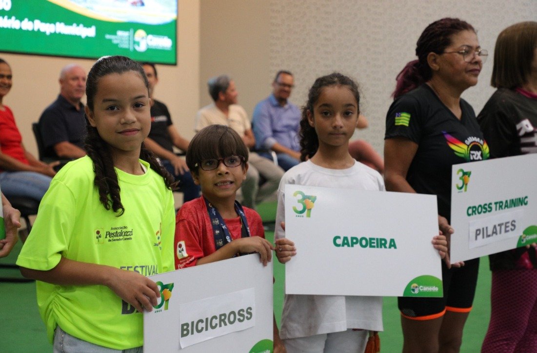 Jogos da Primavera reúnem alunos em cerimônia de abertura no Paço Municipal