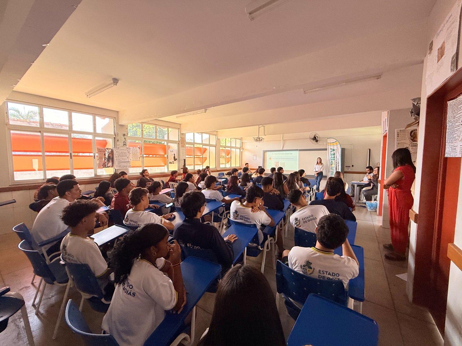SENAPREV promove palestra sobre educação financeira para estudantes do Ensino Médio
