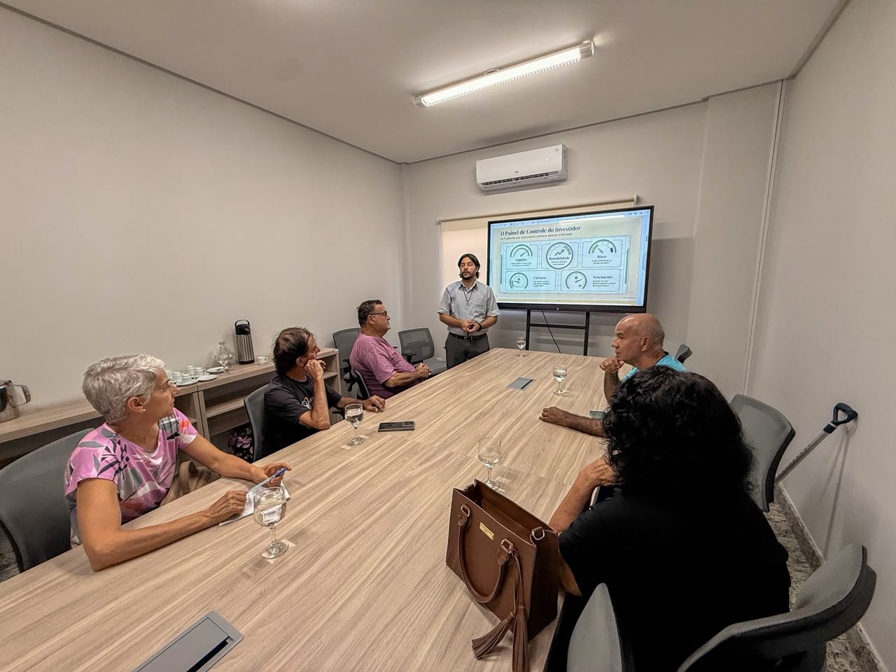 Simplifica Finanças promove encontro sobre renda variável