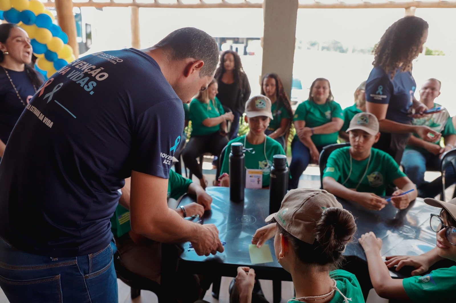 Guardiões Ambientais conhecem rotina de transportadora em visita educativa