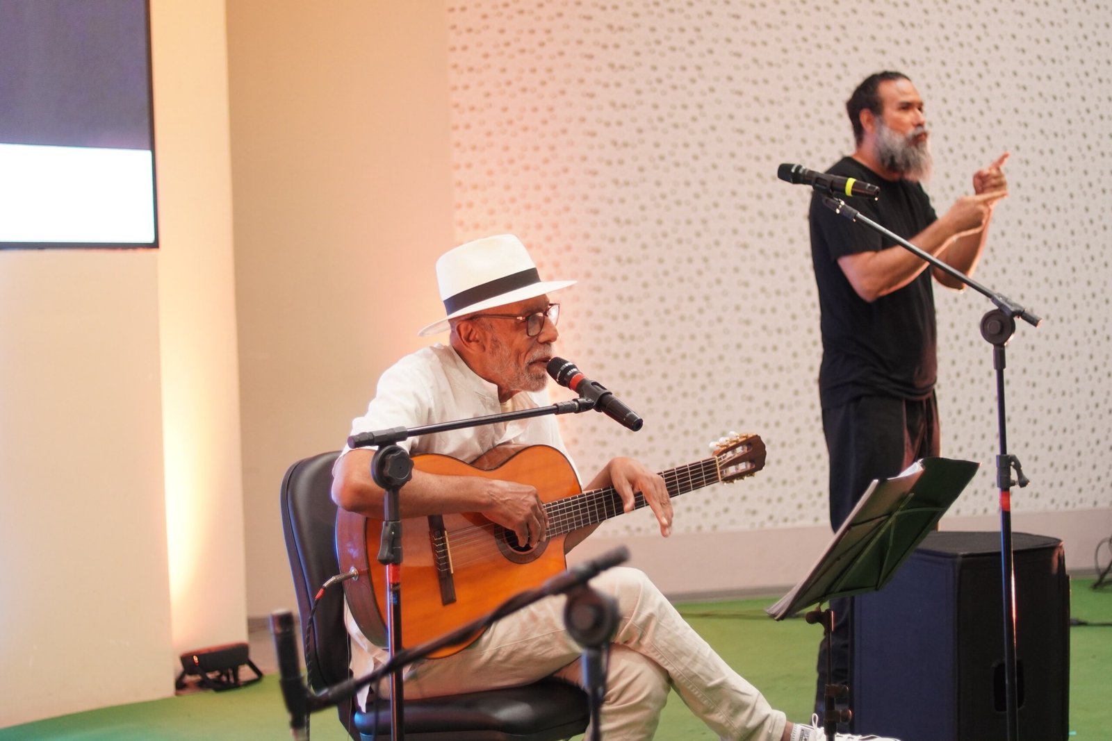 Bororó promove show-aula sobre música brasileira em Senador Canedo