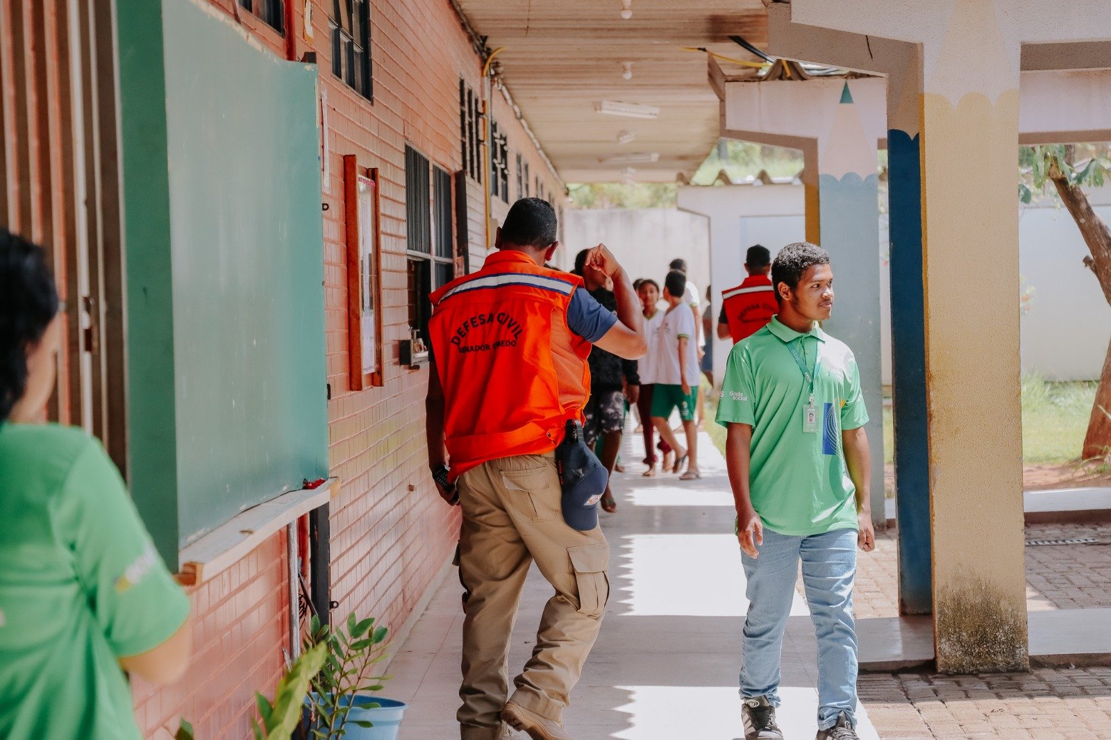 Defesa Civil realiza simulado de evacuação em escola de Senador Canedo